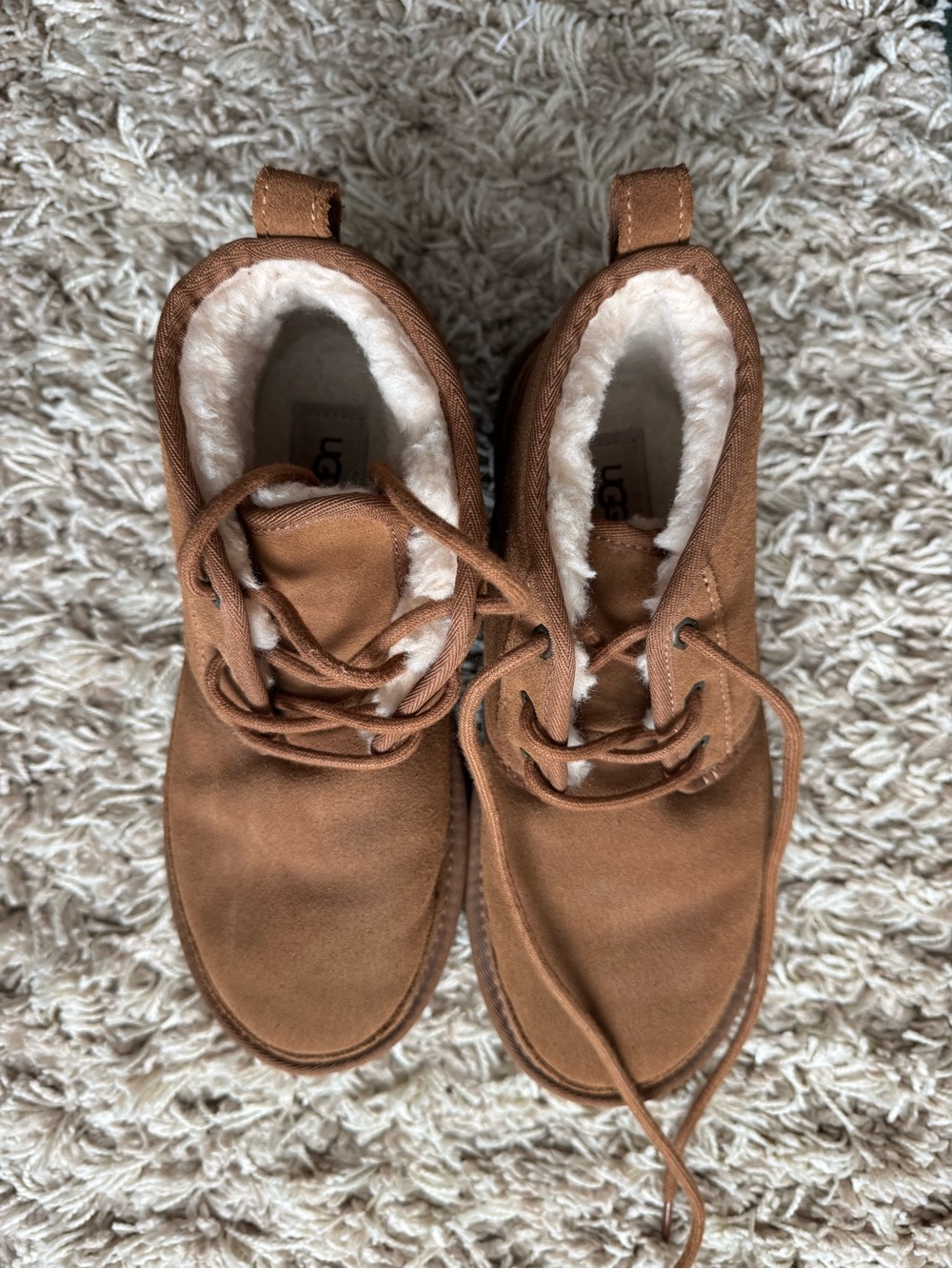 UGG BOOTS SIZE 8